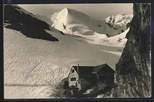 AK Hohtürlihütte, Berghütte auf der Blüemlisalp