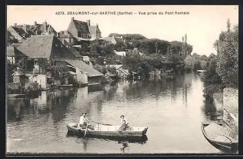 AK Beaumont-sur-Sarthe, Vue prise du Pont-Romain