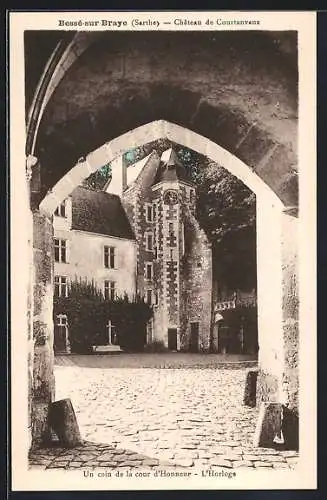 AK Besse-sur-Braye, Chateau de Courtanvaux, Un coin de la cour d`Honneur, l`Horloge