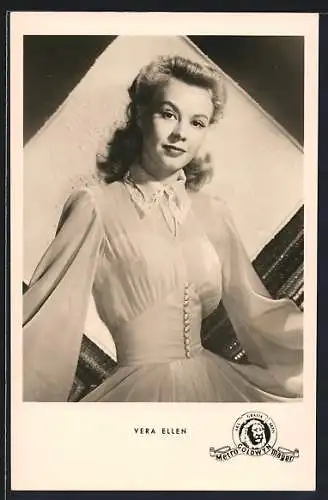 AK Schauspielerin Vera Ellen in prachtvollem Kleid