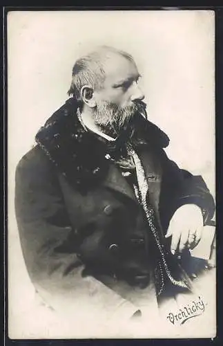 AK Schauspieler Orchlicky im Mantel