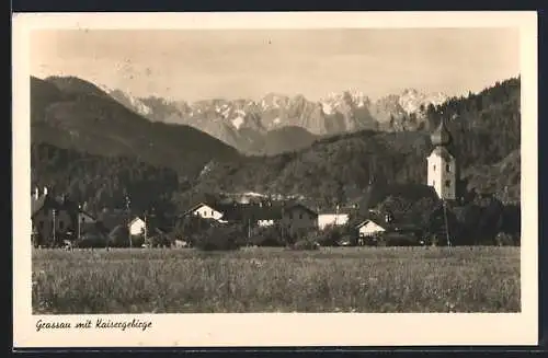 AK Grassau / Chiemgau, Ortspartie mit Kaisergebirge