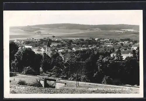 AK Kreuzstetten /N.-Oe., Blick über die Dächer von Niederkreuzstetten