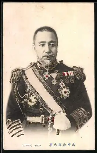 AK Japanischer Admiral Togo Heihachiro in ordensbehangener Uniform, Russisch-Japanischer Krieg