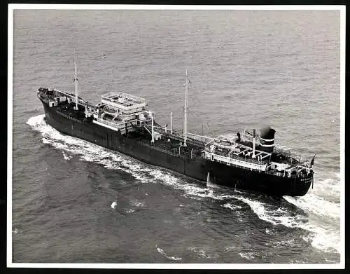 Fotografie BP - British Petrol Tankschiff / Tanker British Piper, Heimathafen London