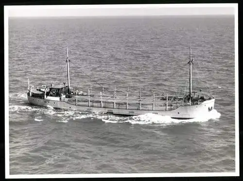 Fotografie Frachtschiff / Frachter Finkwarder hat Holz geladen