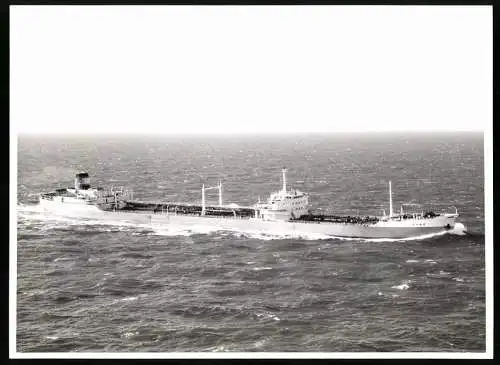 Fotografie Tankschiff / Tanker Kymo bei voller Fahrt