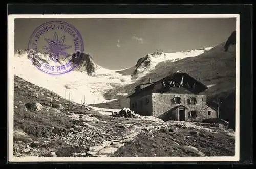 AK Floittenkees /Zillertal, Greizerhütte vor verschneiten Gipfeln