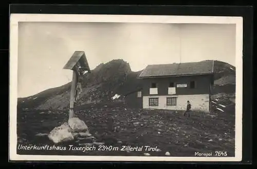 AK Tuxerjoch /Zillertal, Unterkunftshaus in Gipfelnähe