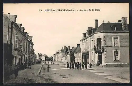 AK Bessé-sur-Braye, Avenue de la Gare