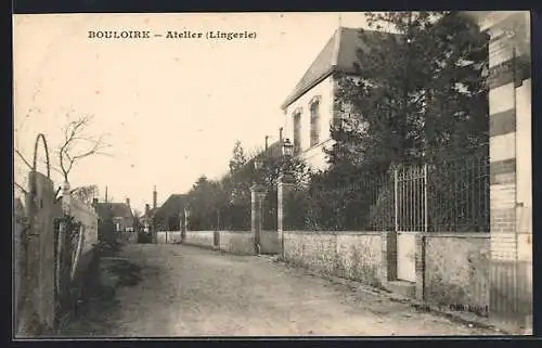 AK Bouloire, Atelier de lingerie et rue bordée d`arbres