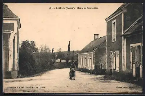 AK Ligron, Route de Courcelles avec une femme et un enfant