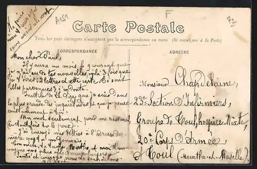 AK Rouessé-Vassé, Place de l`Église avec vue sur les bâtiments et une charrette devant l`église