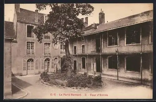 AK La Ferté-Bernard, Cour d`Entrée