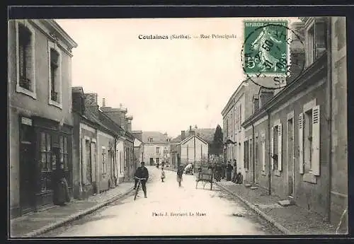 AK Coulaines, Rue Principale avec passants et maisons alignées