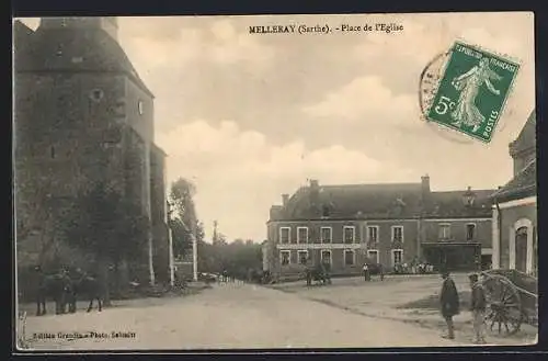 AK Melleray, Place de l`Église avec bâtiments et passants