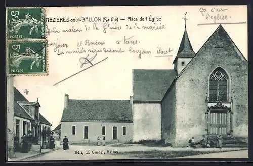 AK Mézières-sous-Ballon, Place de l`Église avec l`église et bâtiments environnants