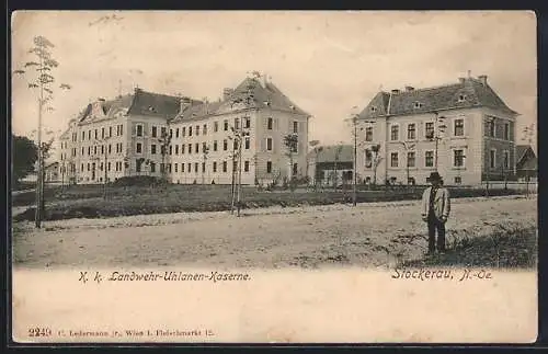 AK Stockerau /N.-Oe., K. k. Landwehr-Uhlanen-Kaserne