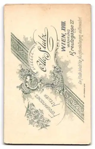 Fotografie O. Stutz, Wien, Kreutzgasse 27, Porträt eines elegant gekleideten Mannes