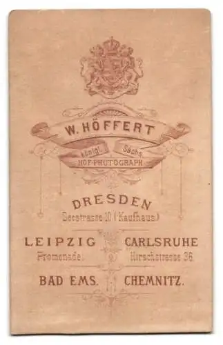 Fotografie W. Höffert, Dresden, Seestrasse 10, Porträt eines eleganten Herrn