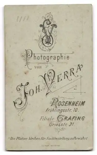 Fotografie Joh. Verra, Rosenheim, Frühlingsstr. 10, Eleganter Herr stehend