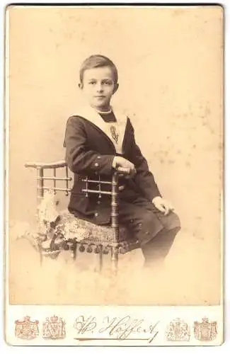 Fotografie W. Höffert, Berlin, Unter den Linden 24, Porträt eines Jungen