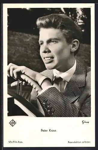 AK Musiker Peter Kraus im Anzug Auto fahrend