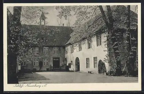 AK Schloss Neuenburg i. O., Ortsansicht, Hof