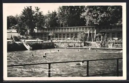 AK Bad Fischau, Thermalbad, Wasserbecken mit Rutsche, Gebäude