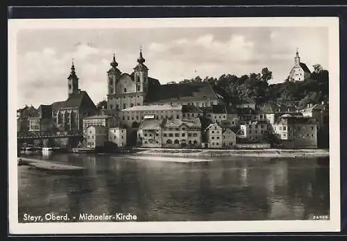 AK Steyr /Oberd., Michaeler-Kirche mit Flusspartie