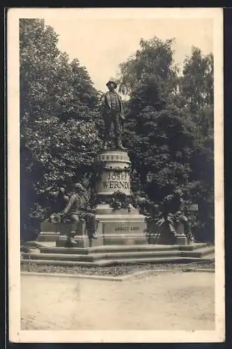 AK Steyr a. d. Enns, Werndl-Denkmal mit Kränzen