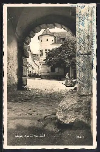 AK Steyr a. d. Enns, Grünmarkt durch Tor