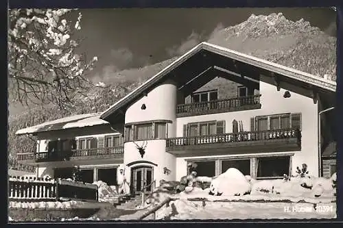 AK Garmisch-Partenkirchen, Berggasthof Almhütte im Schnee