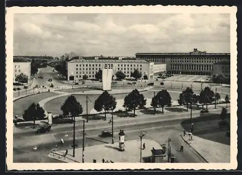 AK Berlin-Tempelhof, Platz der Luftbrücke, Flughafen