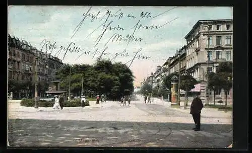 AK Mannheim, Strassenpartie mit Zierbrunnen, Litfasssäule und Promenadenallee