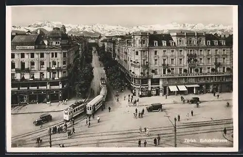 AK Zürich, Bahnhofstrasse mit Strassenbahnen von oben gesehen