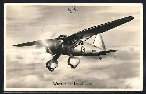 AK Flugzeug vom Typ Westland Lysander über den Wolken