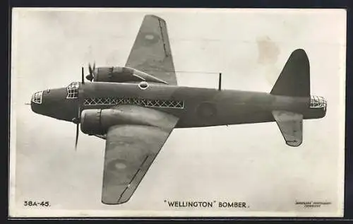 AK Wellington Bomber, Flugzeug in luftigen Höhen