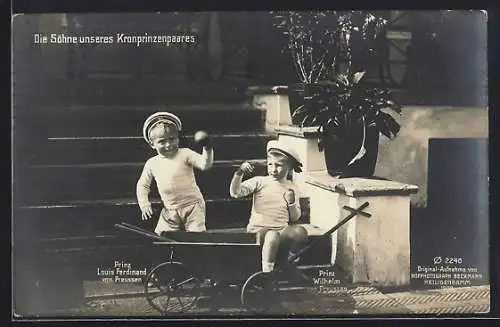 AK Prinz Louis Ferdinand u. Prinz Wilhelm von Preussen mit Matrosenmützen u. einem Bollerwagen