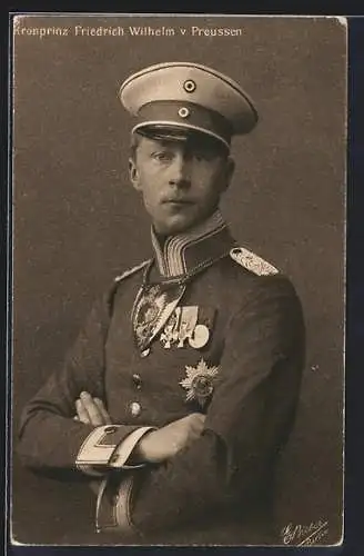 AK Kronprinz Friedrich Wilhelm von Preussen in Uniform mit Orden