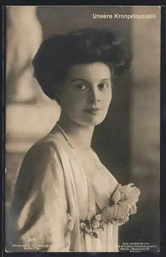 AK Kronprinzessin Cecilie mit Hochsteckfrisur