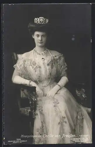 AK Kronprinzessin Cecilie von Preussen mit Krone und Juwelenschmuck