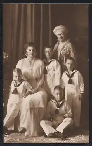 Foto-AK Kaiserin Auguste Victoria von Preussen mit Kronprinzessin und Enkeln