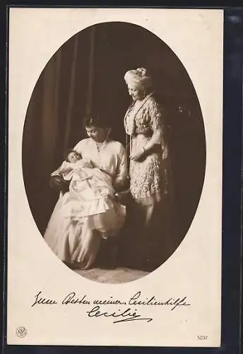 AK Kaiserin Auguste Victoria von Preussen mit Kronprinzessin Cecilie und ihrer Tochter