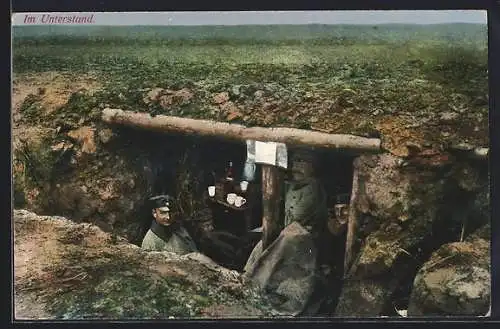 AK Soldaten im Unterstand in einem Schützengraben