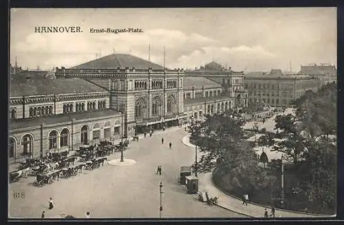 AK Hannover, Bahnhof mit Ernst August-Platz, Pferdekutschen