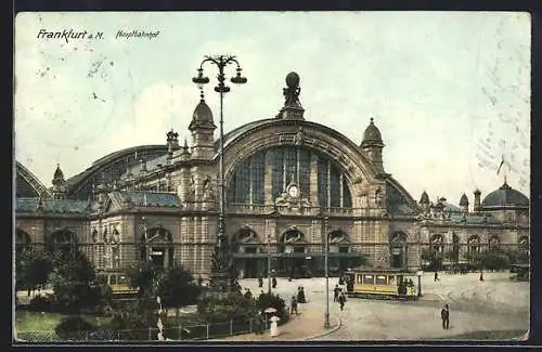 AK Frankfurt a. M., Hauptbahnhof mit Passanten