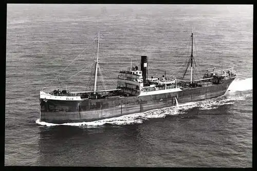 Fotografie Frachtschiff / Frachter Ulia auf See