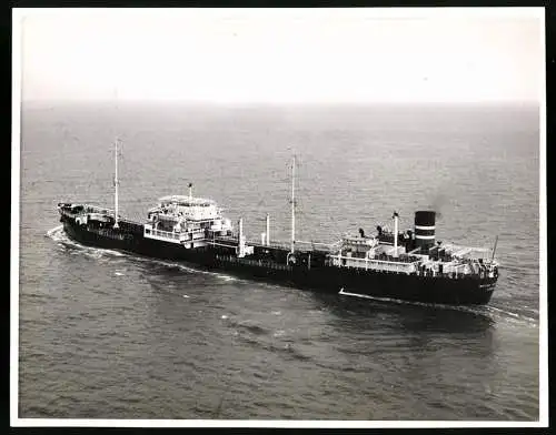 Fotografie Tankschiff / Tanker British Sc.... auf See, Grossformat 25 x 20cm