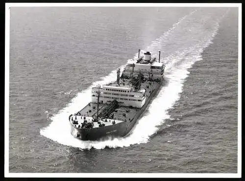 Fotografie Tankschiff / Tanker Esso Stuttgart in voller Fahrt